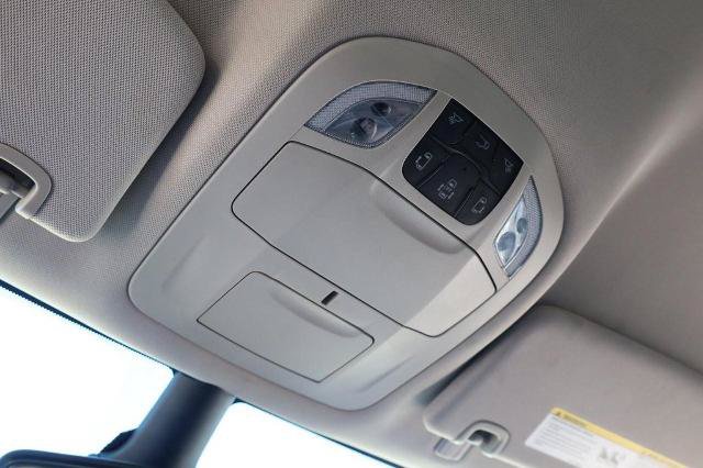 Used 2024 Chrysler Pacifica Touring-L FWD image 18