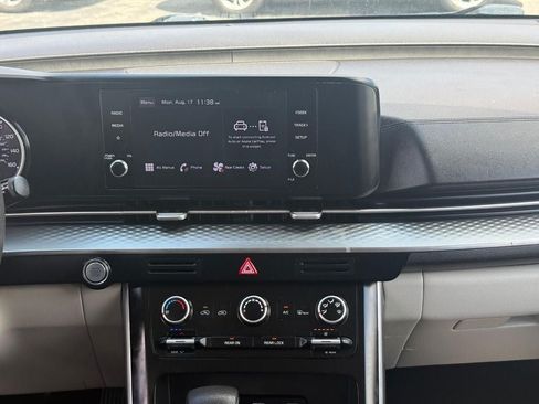 Used 2022 Kia Carnival LX FWD image 14