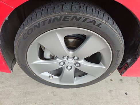 Used 2015 Toyota Prius Persona Series FWD image 2