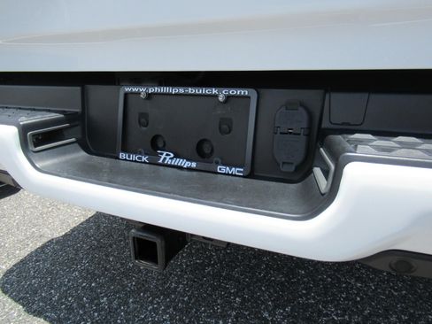Used 2022 RAM 1500 Laramie AWD/4WD image 10