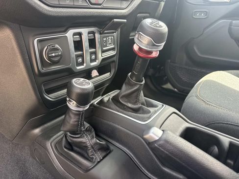 Used 2026 Jeep Wrangler Sport AWD/4WD image 24