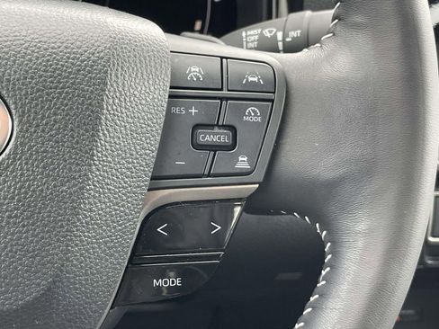 Used 2025 Toyota Camry SE image 22