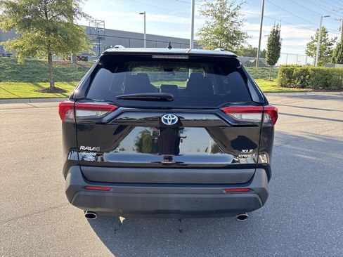 Used 2023 Toyota RAV4 XLE AWD/4WD image 8