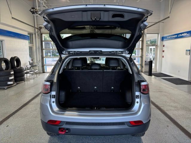 Used 2020 Jeep Compass Trailhawk AWD/4WD image 10