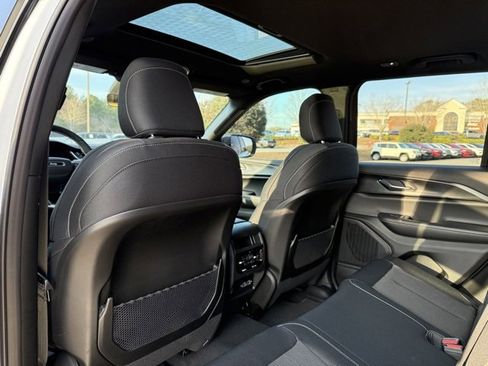 New 2025 Jeep Grand Cherokee Laredo image 26