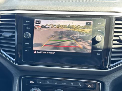 Used 2022 Volkswagen Atlas SEL Premium image 17