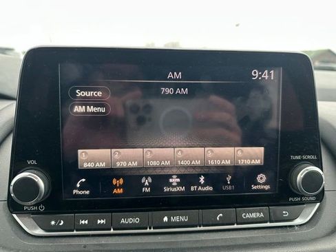 Used 2024 Nissan Rogue SV image 45