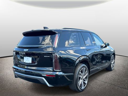 Certified 2026 Cadillac Vistiq Sport w/ LPO, Floor Liner Package AWD/4WD image 4