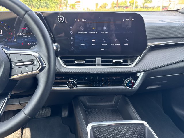 Used 2025 Chevrolet Equinox LT AWD/4WD image 18