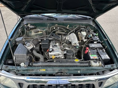 Used 2001 Toyota Tacoma 2WD Xtracab image 16