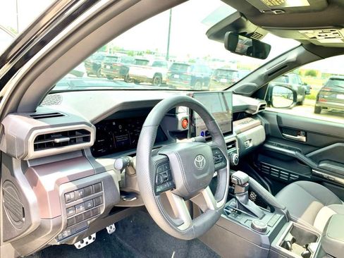 Used 2025 Toyota Tacoma TRD Sport w/ TRD Sport Upgrade Package RWD image 12