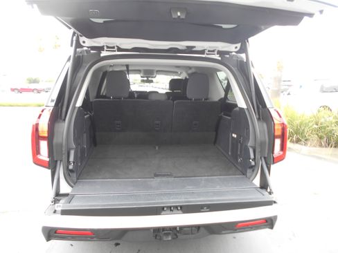 Used 2025 Ford Expedition Max Active AWD/4WD image 8