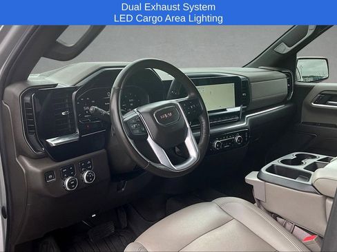 Used 2022 GMC Sierra 1500 SLT w/ X31 Off-Road Package AWD/4WD image 23
