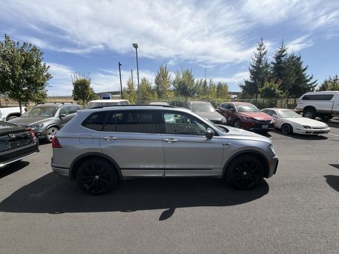 Used 2020 Volkswagen Tiguan SE R-Line FWD image 5