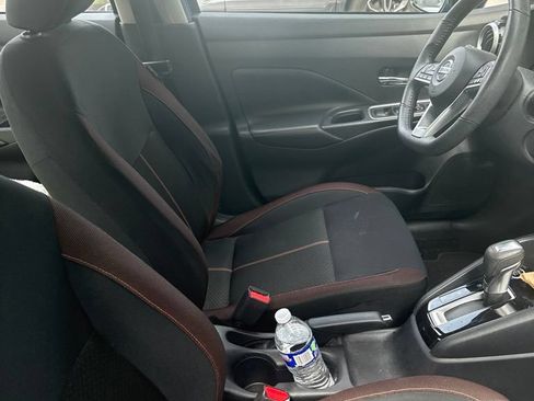 Used 2022 Nissan Versa SR FWD image 17