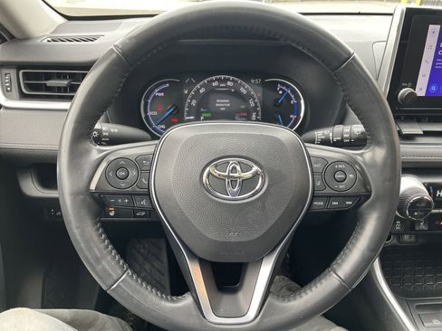 Used 2023 Toyota RAV4 XLE w/ Convenience Package image 16
