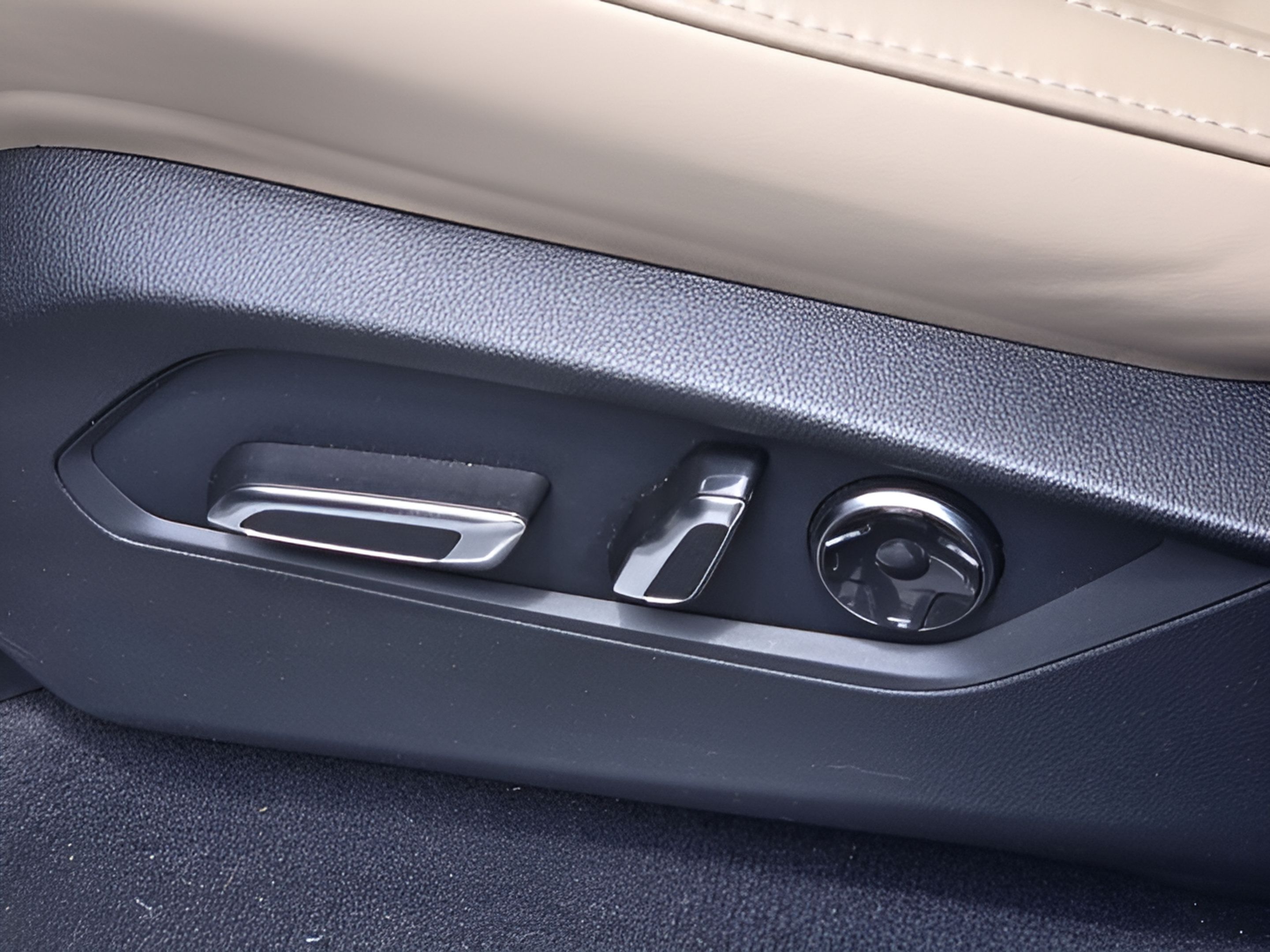 Used 2024 Acura MDX w/ Technology Package FWD image 14