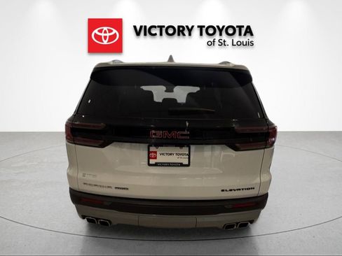 Used 2025 GMC Acadia Elevation image 4
