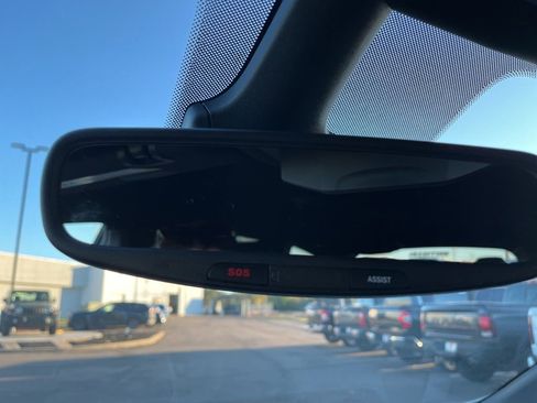 New 2026 Chrysler Pacifica Select w/ S Appearance Package image 27