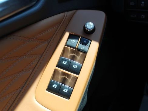 Used 2019 Toyota Avalon Limited w/ Advanced Safety Package FWD image 10
