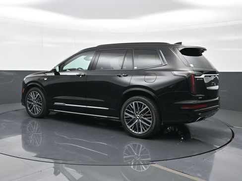 Used 2024 Cadillac XT6 Sport image 3