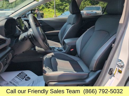 Used 2024 Subaru Crosstrek 2.5i Limited AWD/4WD image 11