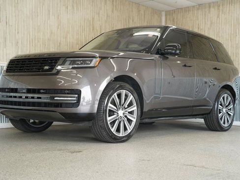 Used 2023 Land Rover Range Rover SE AWD/4WD image 4