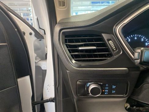 Used 2020 Ford Escape SE image 11