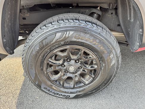 Certified 2023 Toyota Tacoma SR5 w/ SX Package AWD/4WD image 19