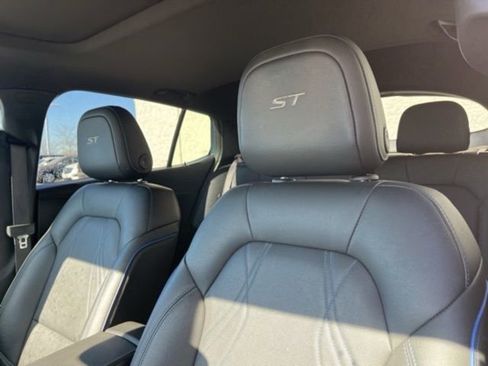 Used 2025 Buick Envista Sport Touring w/ Experience Buick Package image 9