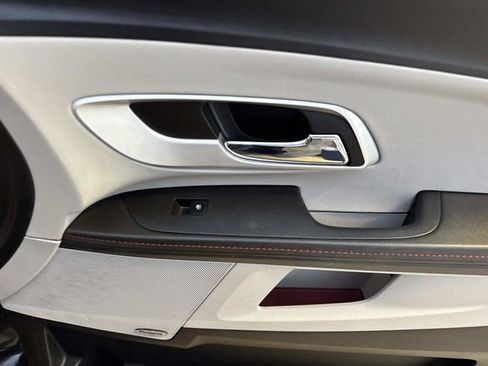 Used 2011 Chevrolet Equinox LT image 15