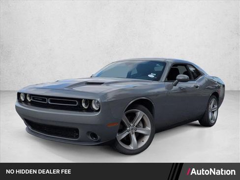 Used 2018 Dodge Challenger SXT w/ Super Sport Group (SS/T) RWD image 1