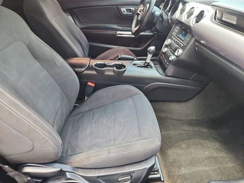 Used 2016 Ford Mustang Coupe RWD image 24