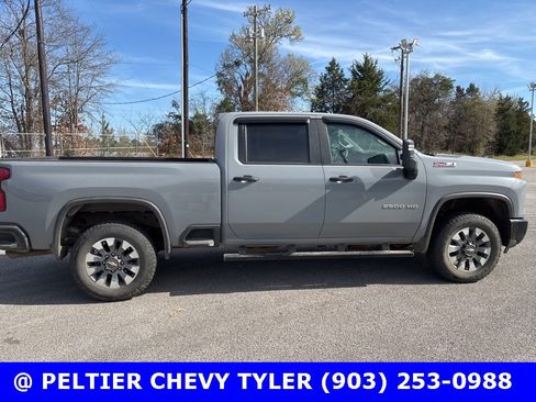 Used 2025 Chevrolet Silverado 2500 Custom w/ Custom Value Package image 9