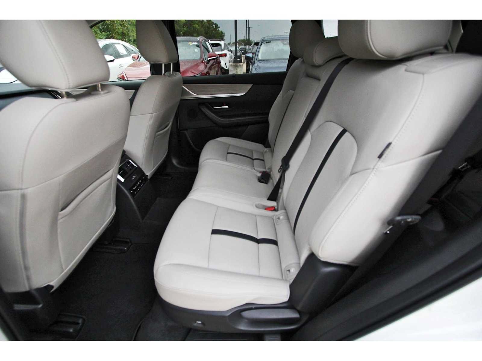 Used 2026 MAZDA CX-90 3.3 Turbo w/ Preferred Package AWD/4WD image 11