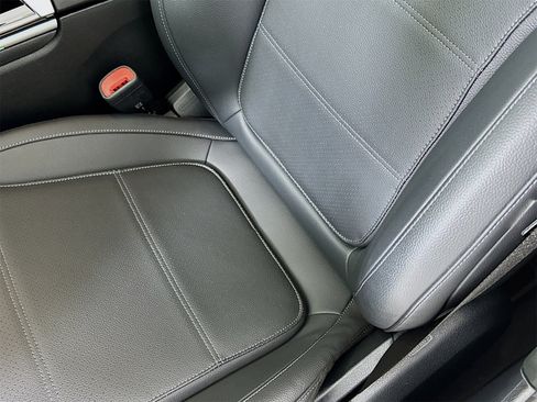 Certified 2025 Mercedes-Benz C 300 Sedan image 21