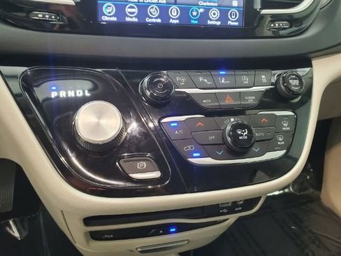 Used 2020 Chrysler Pacifica Touring-L Plus w/ Advanced Safetytec Group image 29