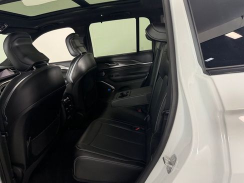 Certified 2023 Jeep Grand Cherokee Overland w/ Luxury Tech Group IV AWD/4WD image 26