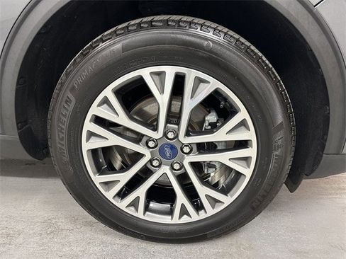 Certified 2022 Ford Escape SEL w/ Technology Package image 2