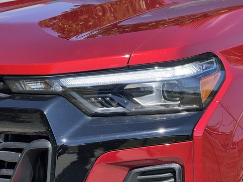 Used 2023 Chevrolet Colorado Z71 w/ Z71 Convenience Package 2 AWD/4WD image 7