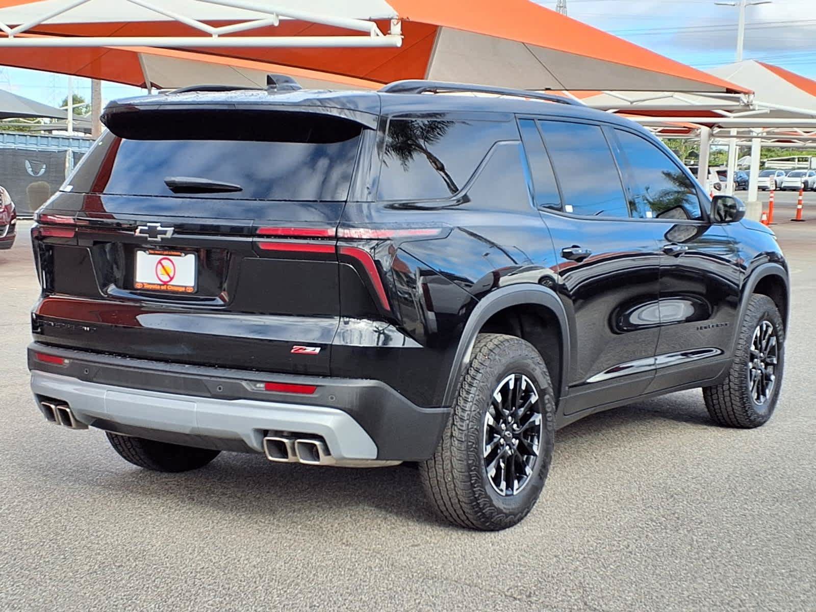 Used 2026 Chevrolet Traverse Z71 w/ LPO, Floor Liner Package AWD/4WD image 6