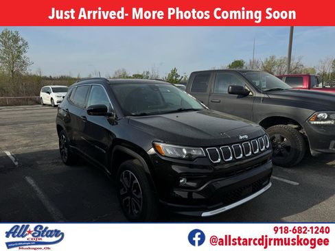 Used 2022 Jeep Compass Limited image 1