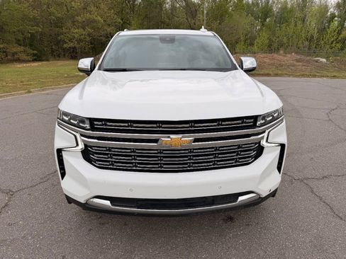 Used 2023 Chevrolet Suburban Premier RWD image 5