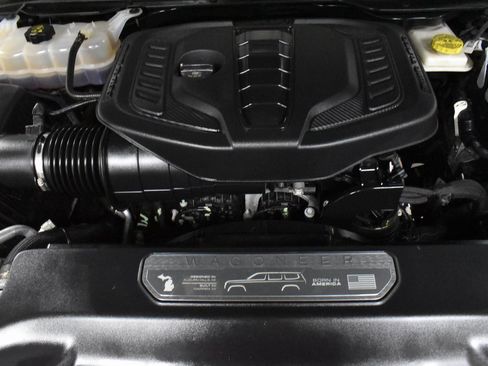 Used 2024 Jeep Wagoneer Series II w/ Flexible Seating Group image 10