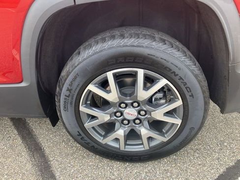 Used 2023 GMC Acadia SLT FWD image 10