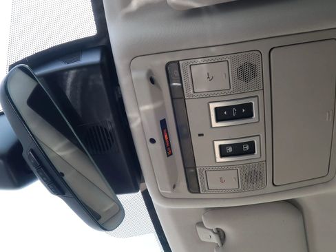 Used 2020 Jaguar XE S image 38