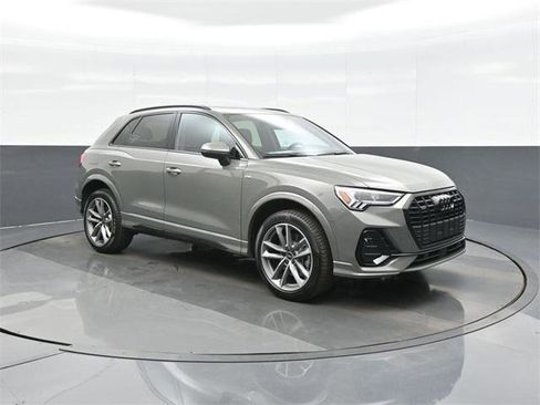 New 2025 Audi Q3 2.0T Premium image 1