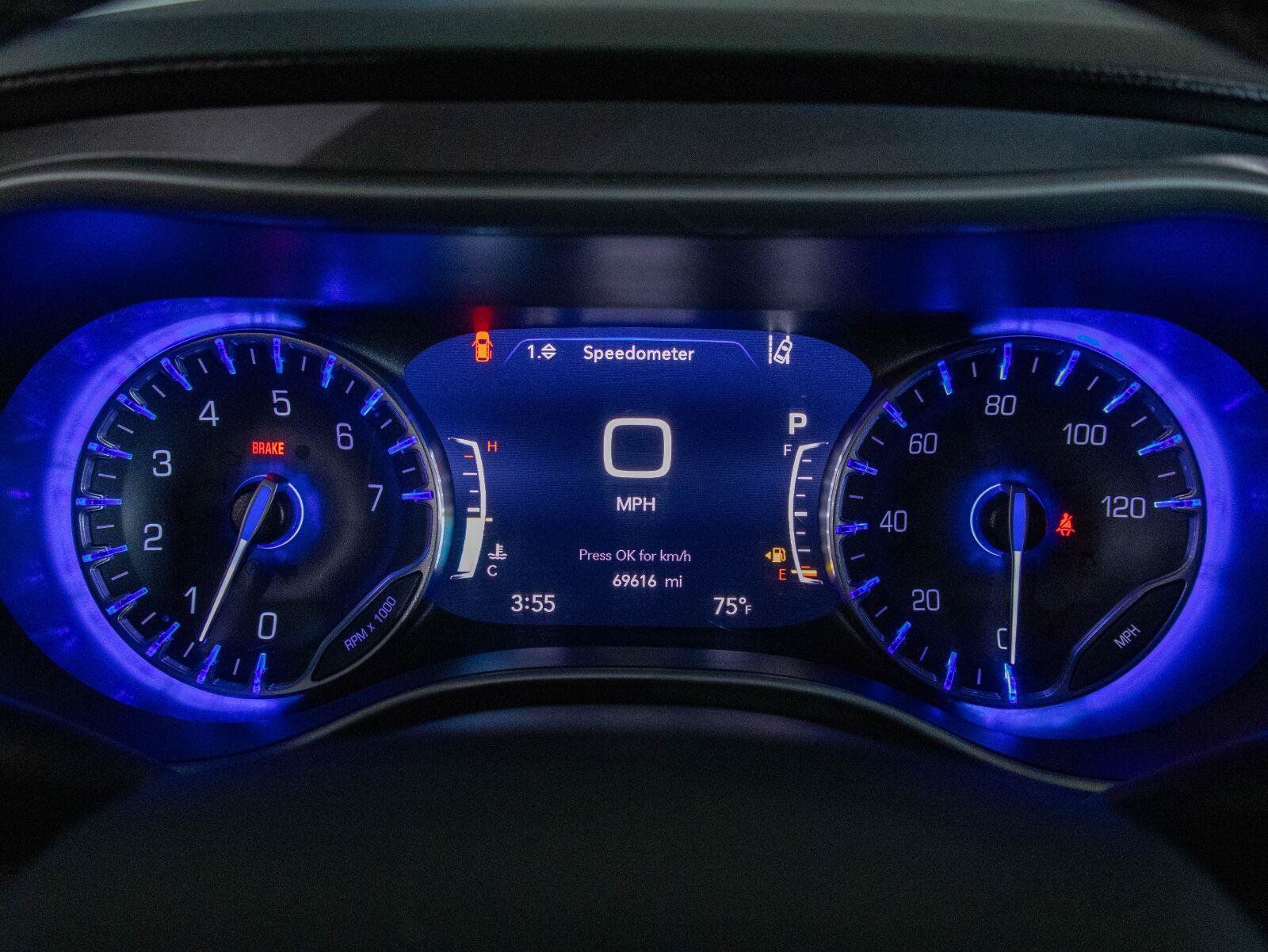 Used 2022 Chrysler Pacifica Touring-L FWD image 14