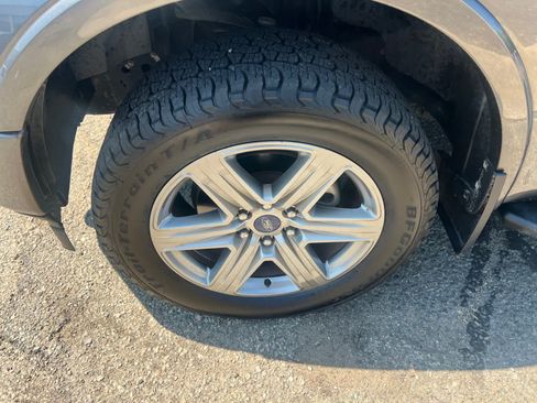 Used 2018 Ford F150 XLT w/ Equipment Group 302A Luxury AWD/4WD image 10