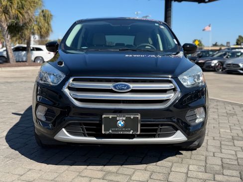 Used 2017 Ford Escape SE image 5